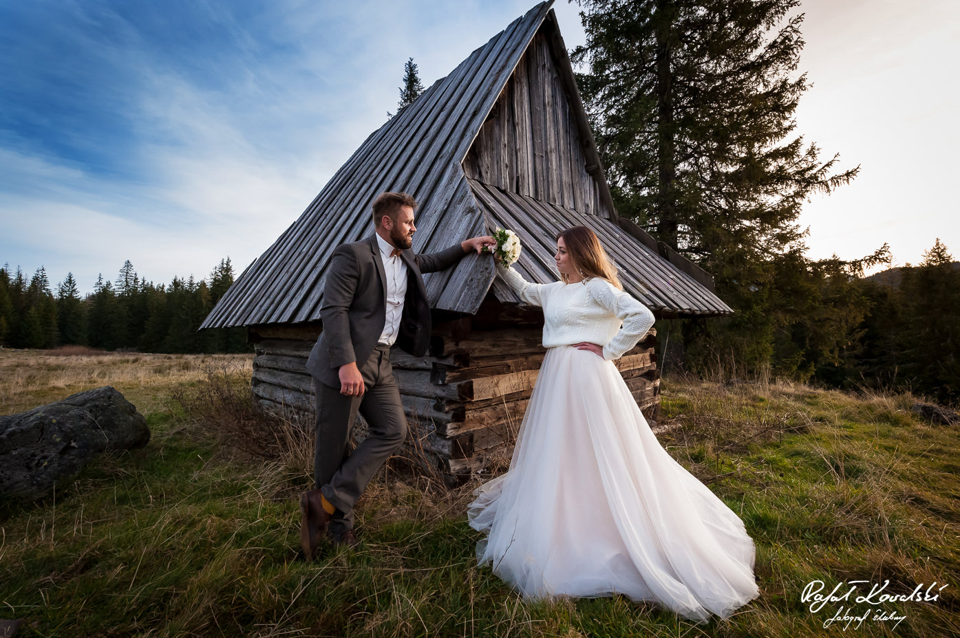 ujęcie szerokokątnym obiektywem na sesji ślubnej w Tatrach