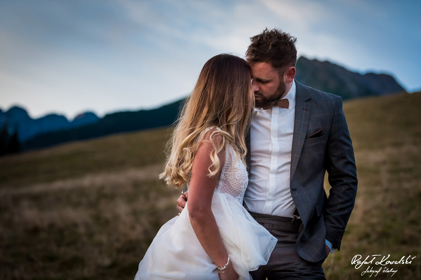 Sesja ślubna w Tatrach to niezapomniane przeżycie zarówno dla pary młodej jak i dla fotografa