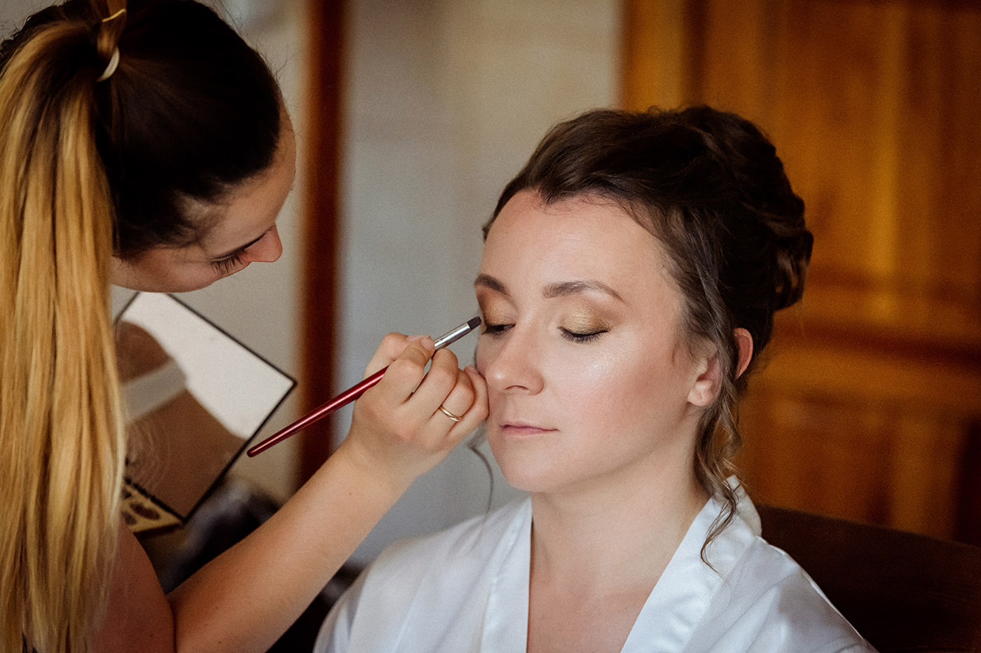 Jak wykonać makijaż oczu do ślubu - makijaż na wesele