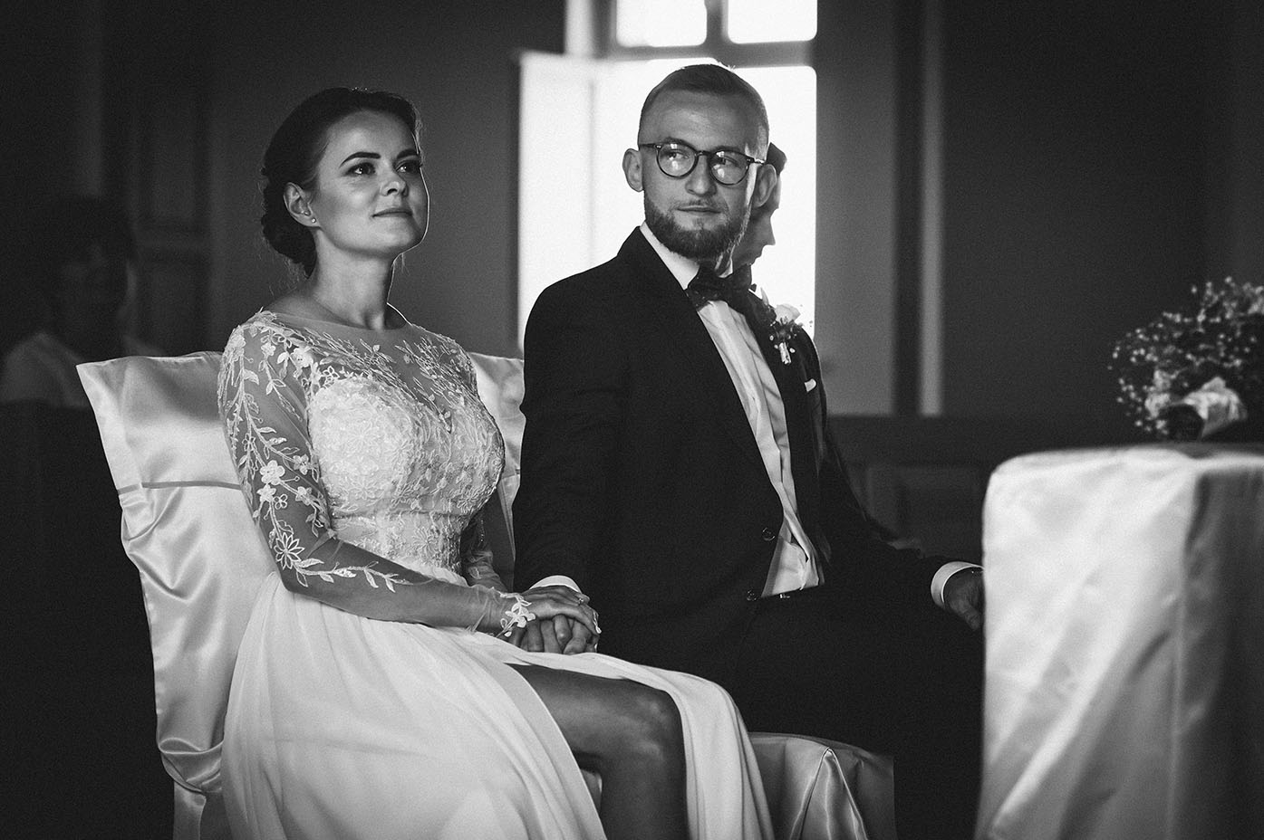 Zdjęcia ślubne z kościoła polecany fotograf piękne zdjęcia ślubne